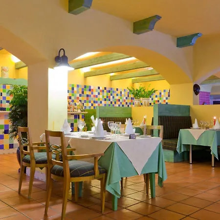 罗卡娜微瑞雅阿德里安酒店 酒店 阿德耶