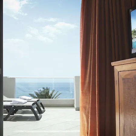 罗卡娜微瑞雅阿德里安酒店 5*