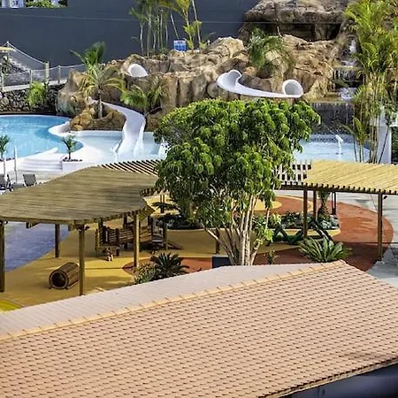 Adrián Roca Nivaria Hotel