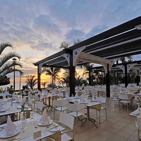 Adrian Roca Nivaria Otel 5*