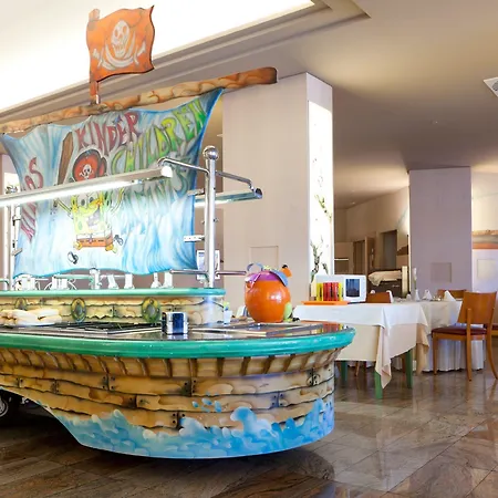 Adrian Roca Nivaria Otel 5*