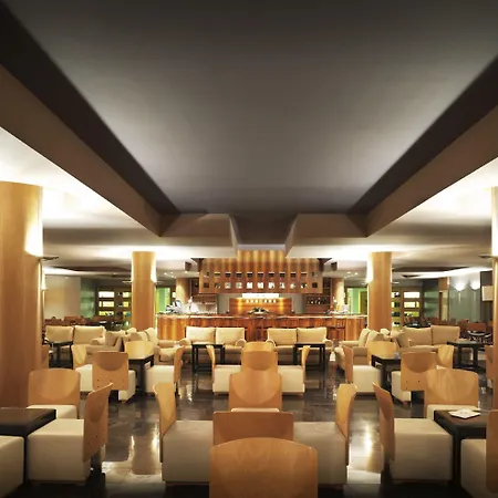 Adrian Roca Nivaria Otel Costa Adeje