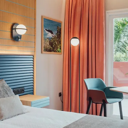 Adrian Roca Nivaria Otel Costa Adeje